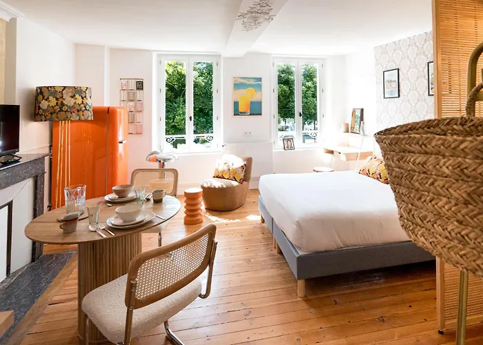 Robs - Confort, Tv Connectee, Debit, Localisation Ideale - Courts Sejours & Affaires